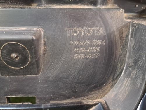 Griglia Anteriore TOYOTA Auris Serie (E150) (07>12)