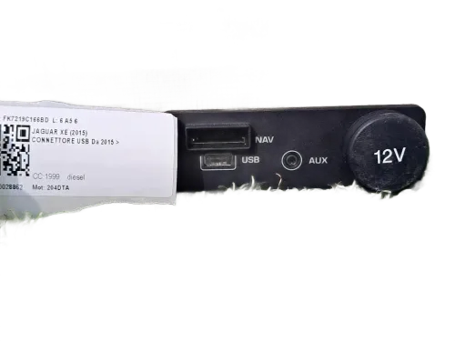 Presa AUX/USB JAGUAR XE Serie (X760) (15>)