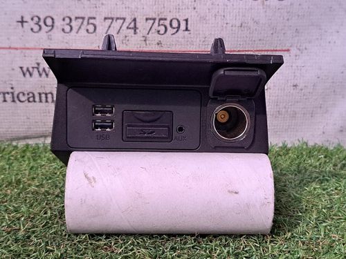 Presa AUX/USB MAZDA 3 Serie (13>)
