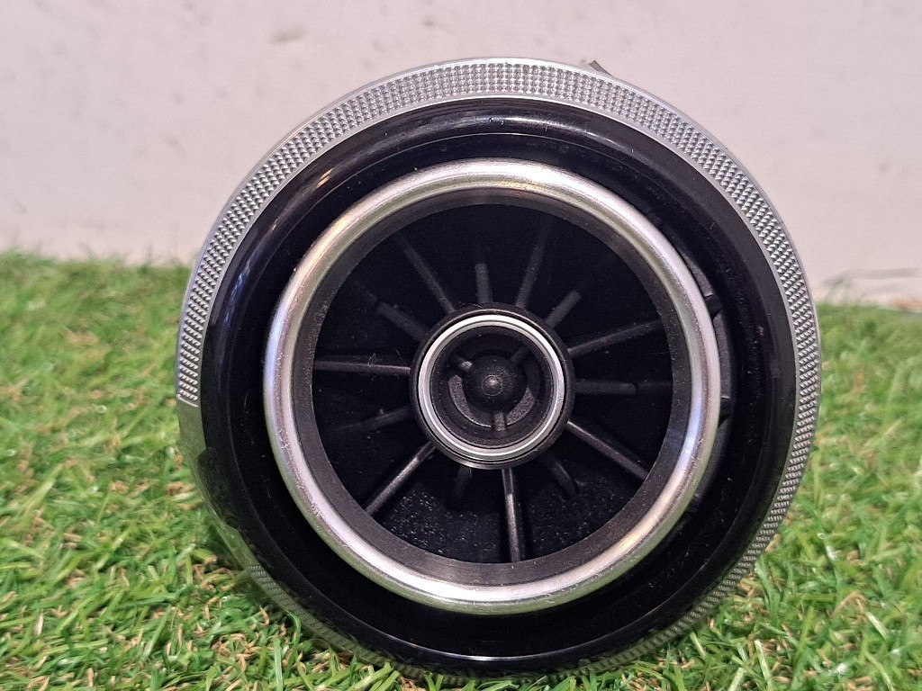 Bocchetta Aria Centrale AUDI A3 Sportback (8V4) (12>16)