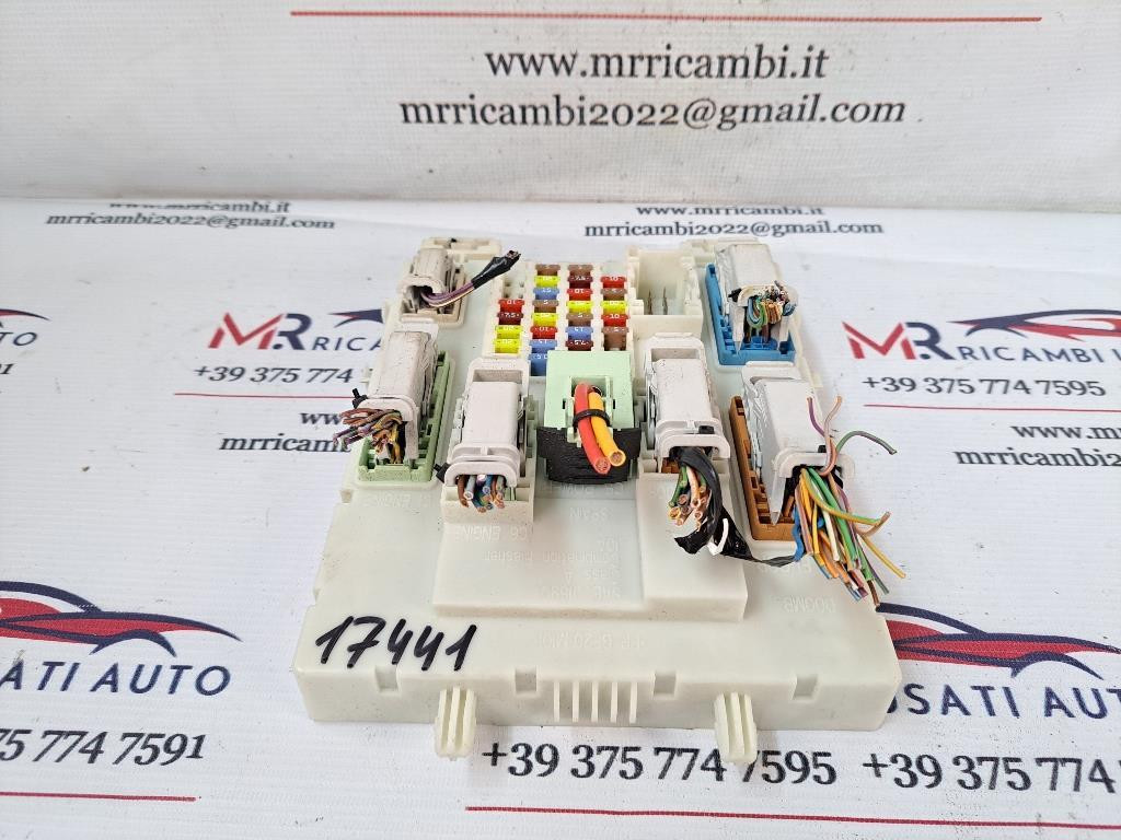 box contenitore porta fusibili FORD Focus Berlina 5° Serie