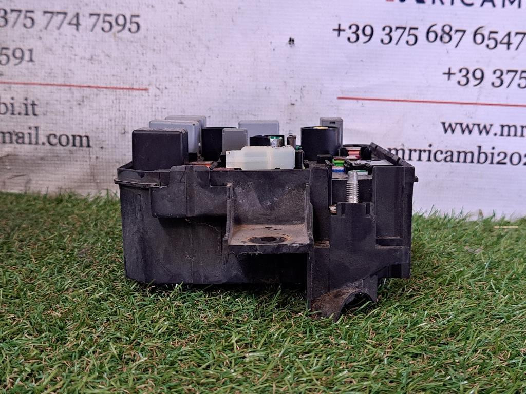 box contenitore porta fusibili OPEL Mokka 1° Serie