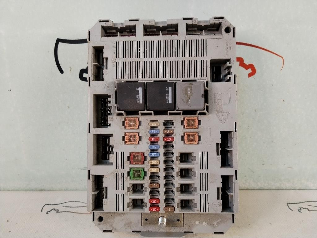 box contenitore porta fusibili JAGUAR XF Serie (08>11)