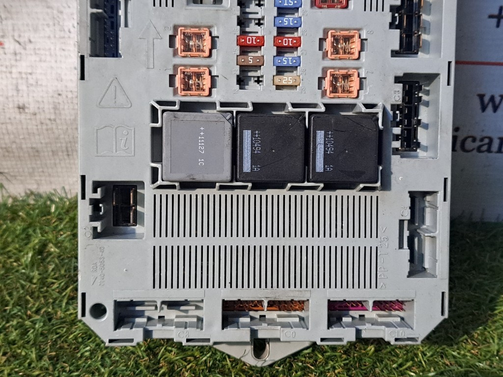 box contenitore porta fusibili JAGUAR XF Serie (08>11)