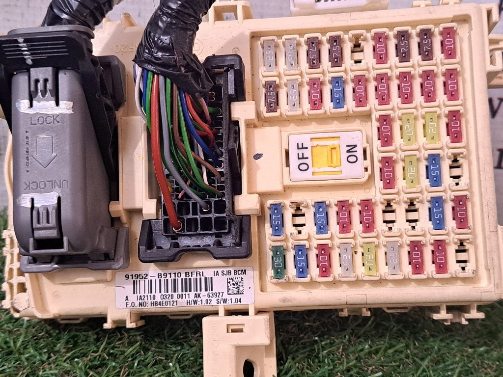 box contenitore porta fusibili HYUNDAI i10 2° Serie