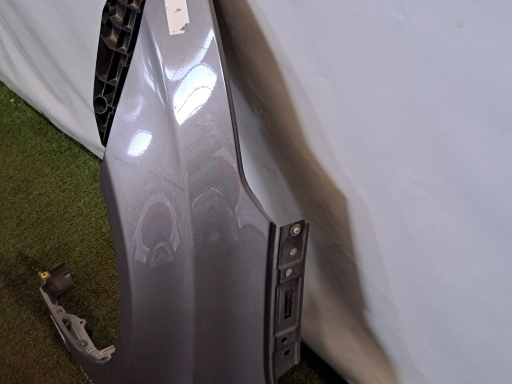 Parafango Anteriore Sinistro TOYOTA Avensis Berlina 3° Serie