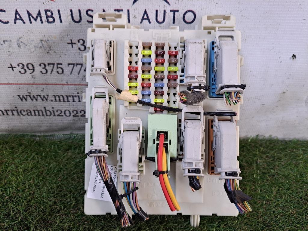 box contenitore porta fusibili FORD Focus Berlina 5° Serie