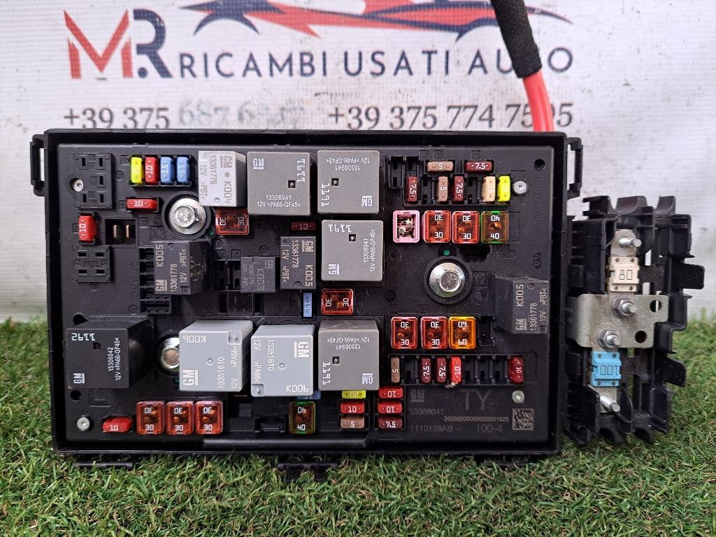 box contenitore porta fusibili OPEL Astra J